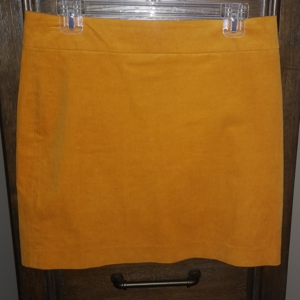 Mini skirt, 17 in length